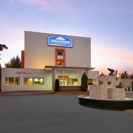 Howard Johnson By Wyndham Toluca Hotel Exterior photo